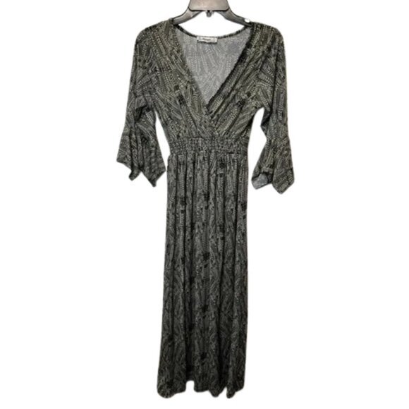Lapogee Black & White Bell Sleeve Deep V-Neck Maxi Dress size Small - Picture 1 of 5